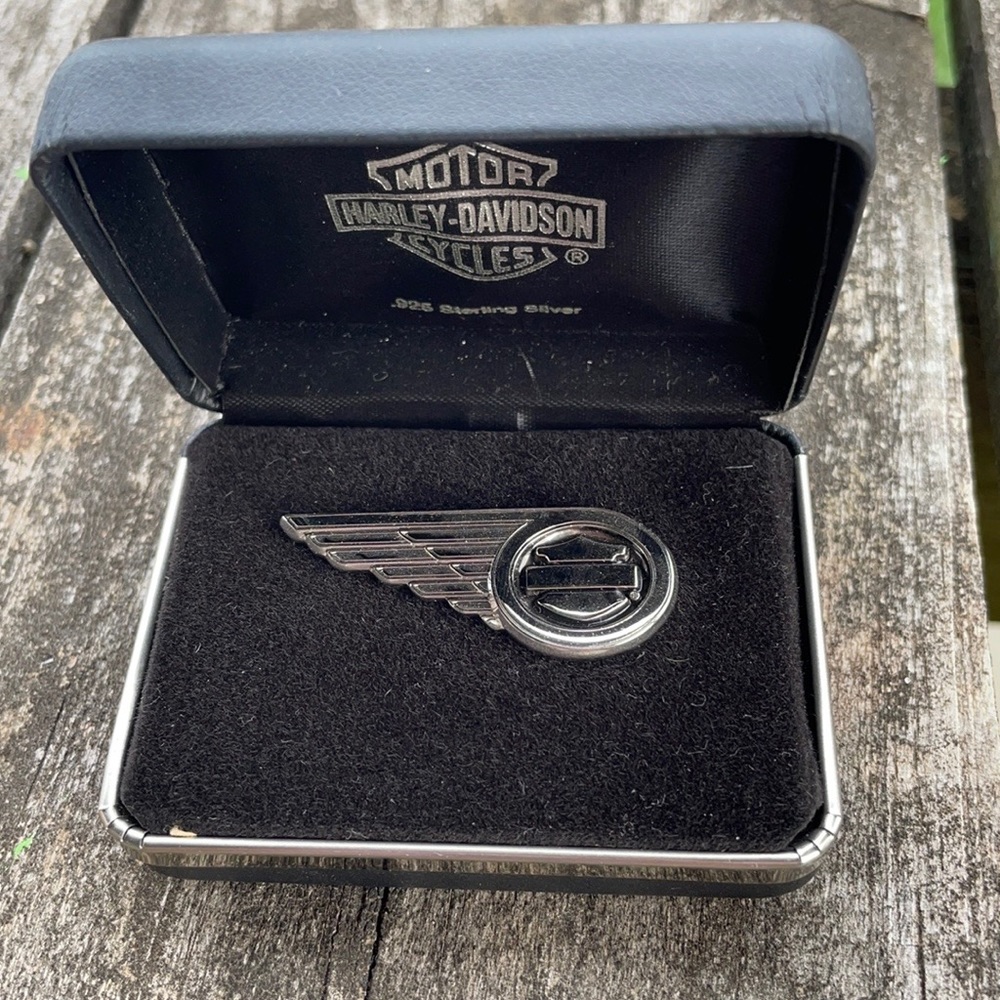 NEW 97021-06V HARLEY-DAVIDSON LIMITED EDITION STERLING SILVER .925 WING PIN.